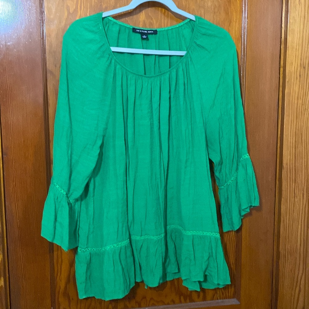Womens 1X green Zac & Rachel WOMAN top. Green.